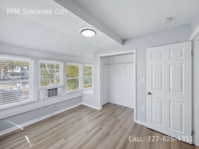 Building Photo - 1115 Highland St N