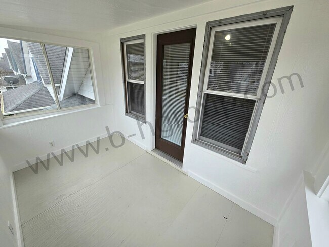 Building Photo - 6602 29th Ave