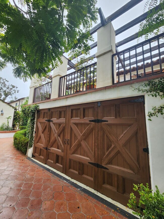 Building Photo - Your Own World in La Jolla! - One-Of-A-Kin...