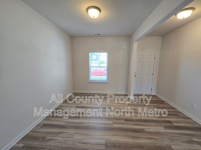 Building Photo - 519 Ozark Ln