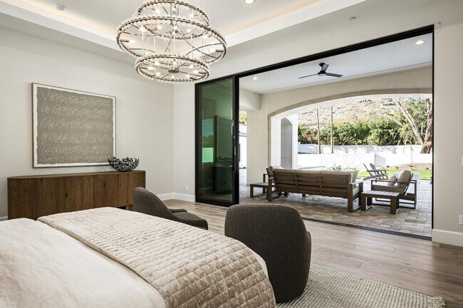 Building Photo - 6500 E Cactus Wren Rd