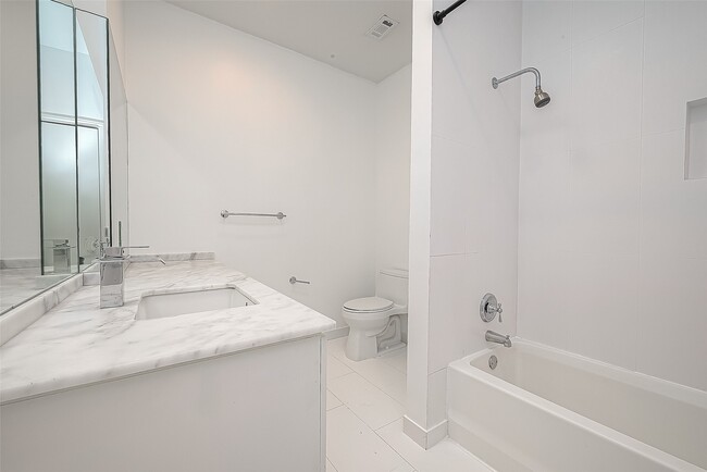 Building Photo - 161 Sage Rd