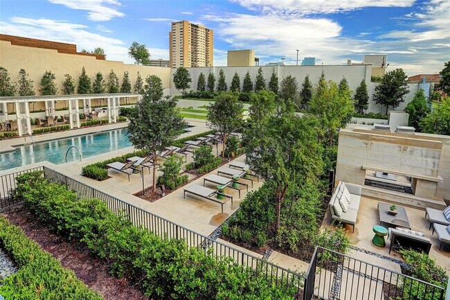 Building Photo - 3433 Westheimer Rd