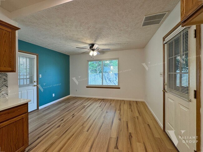 Building Photo - Spacious 3-Bedroom, 2-Bath in Sequiota Nei...