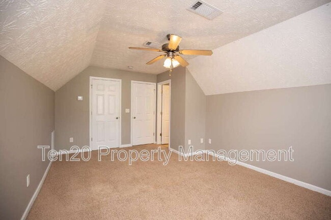 Building Photo - 6 Woodmere Ct