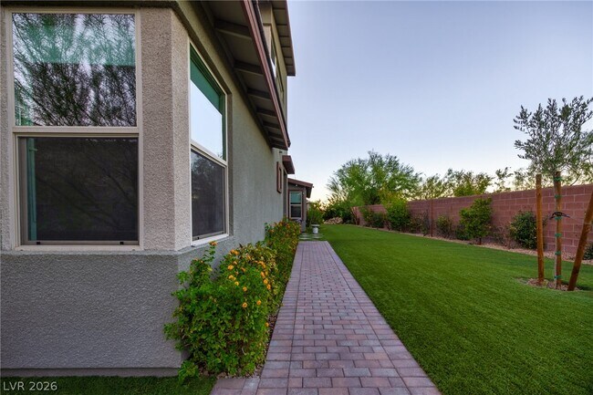 Building Photo - 9696 Starlight Ridge Ave