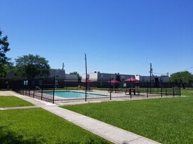 Building Photo - Village at Baytown