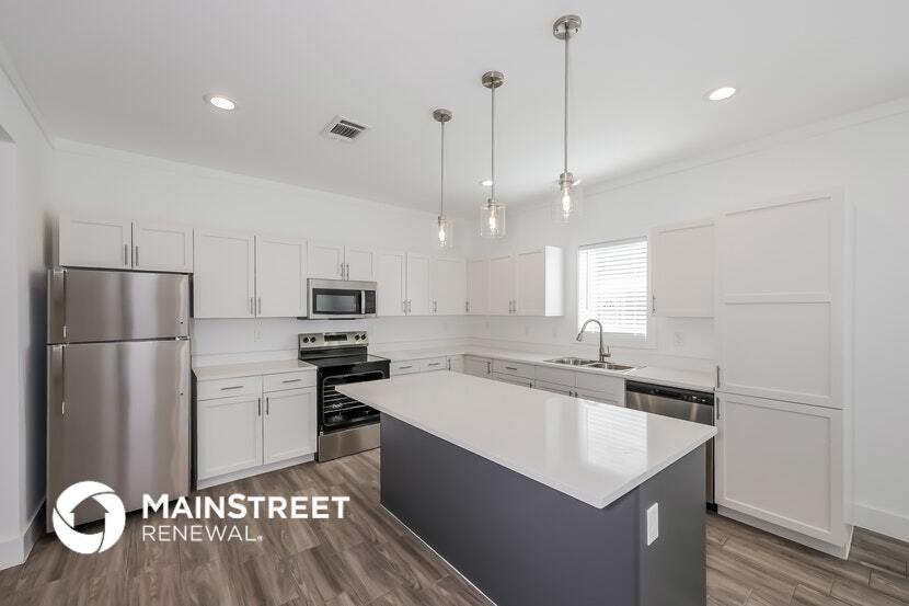 Building Photo - 1605 Daniel St