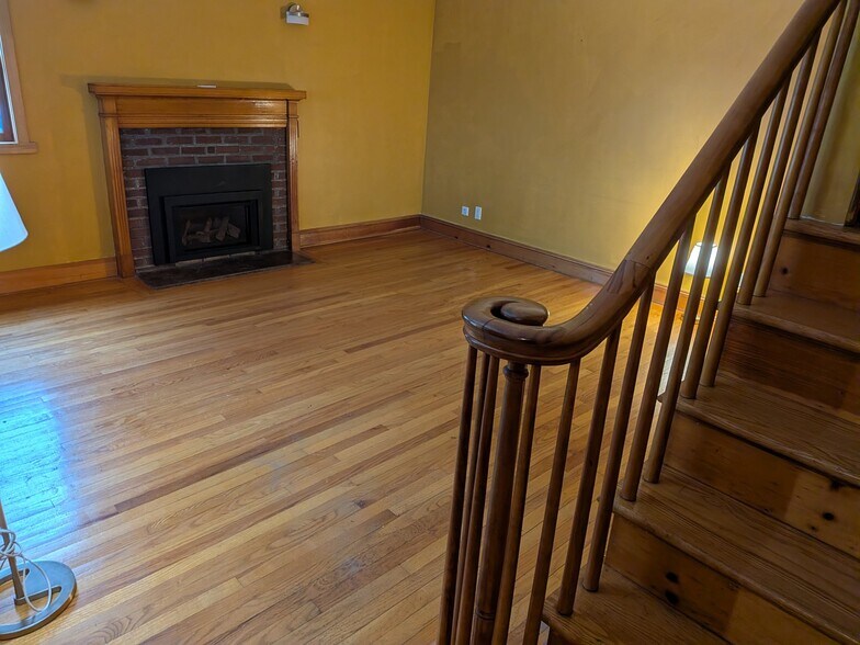 Building Photo - 17 High St