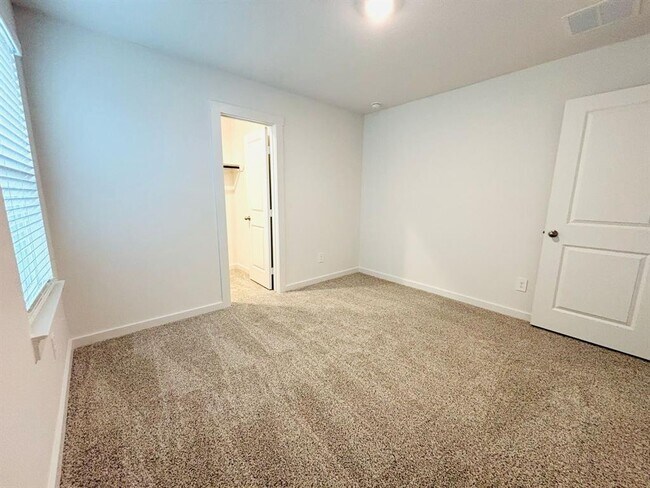 Building Photo - 1719 Mazzini Dr