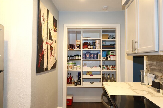 Building Photo - 2103 Place Rebecca Ln