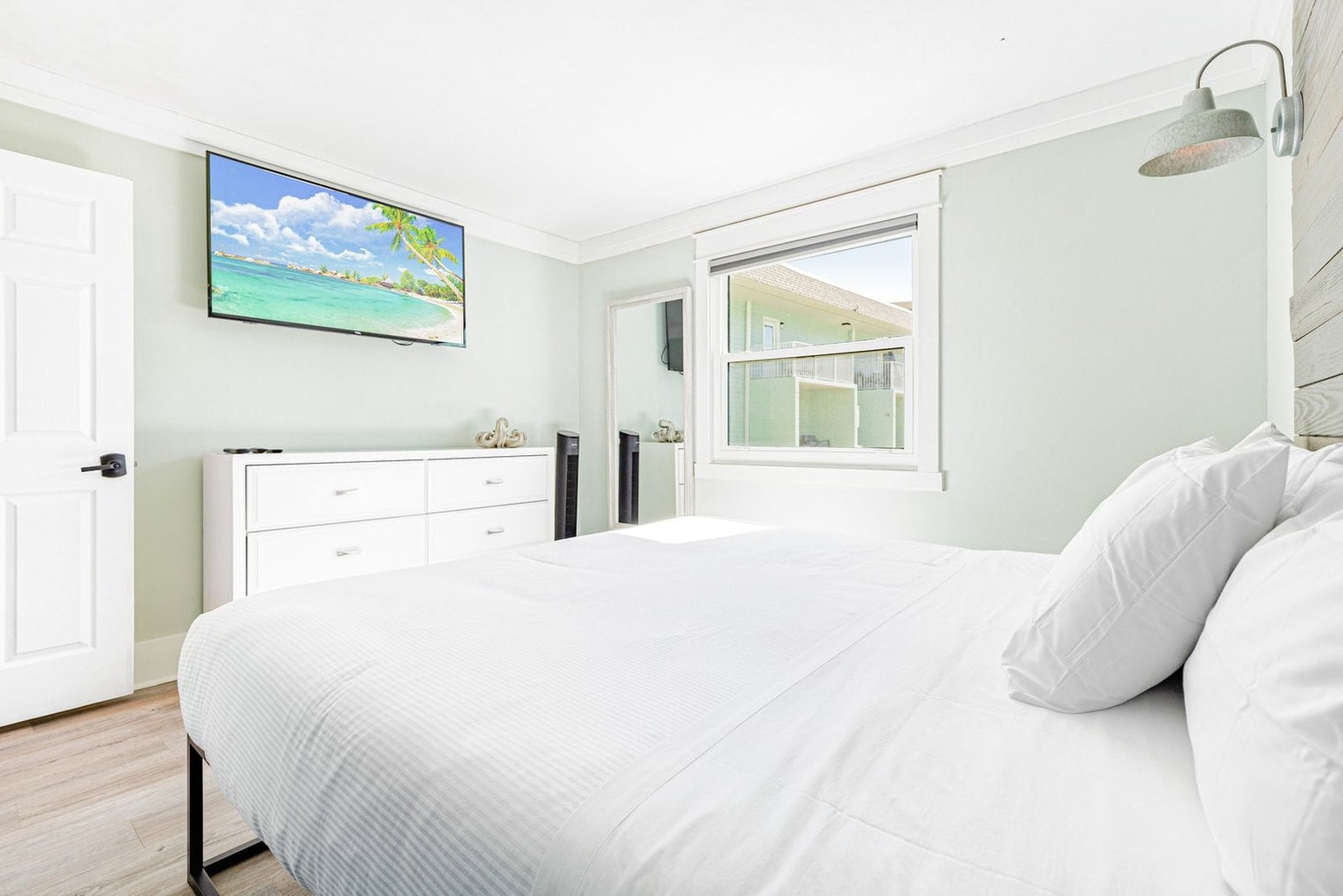 Building Photo - 885 Santa Rosa Blvd