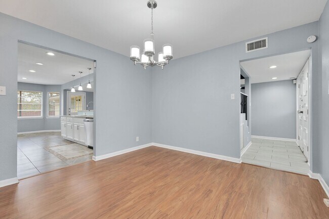 Building Photo - Two Story Rental in Castle Hills