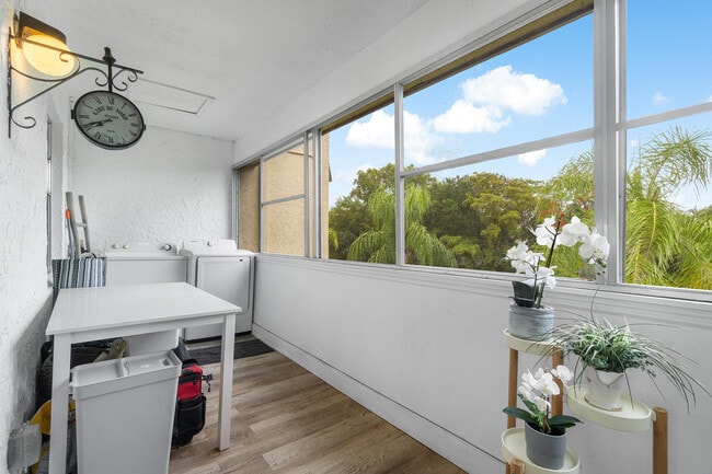 Building Photo - 126 Sparrow Dr