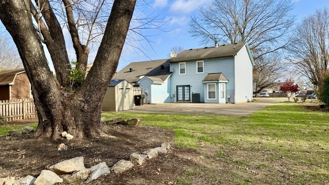 Building Photo - 1803 Lexington Trce