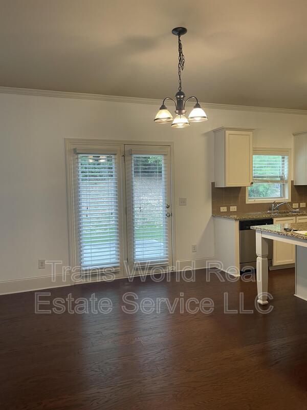 Building Photo - 765 Westmoreland Ln NE