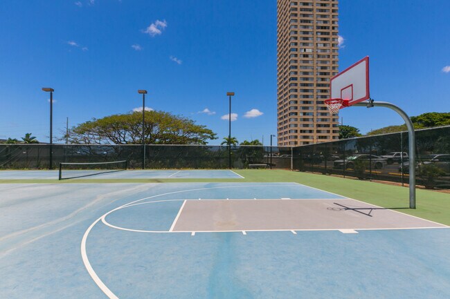Building Photo - 1060 Kamehameha Hwy