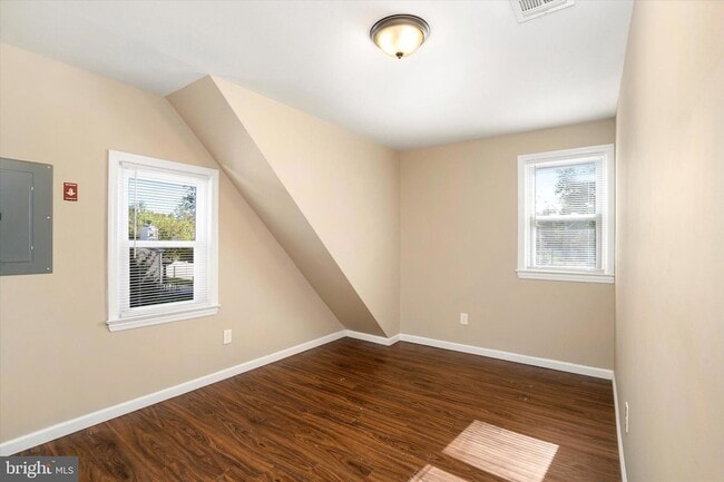 Building Photo - 45 Scattergood Ave
