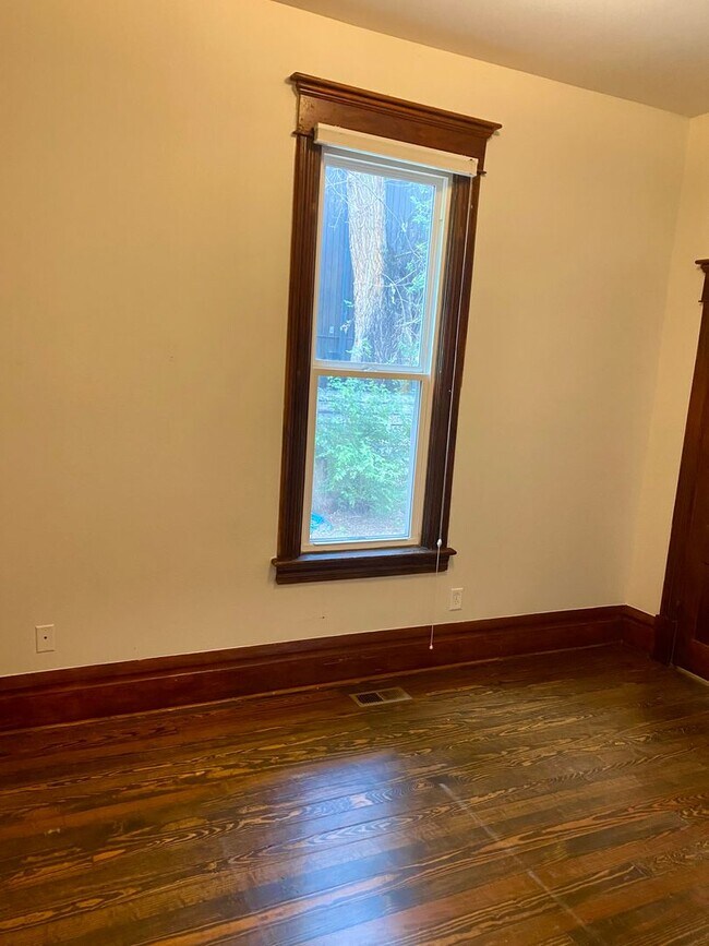 Building Photo - Modern Farmhouse Style - Available for Fal...