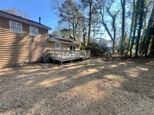 Building Photo - 1961 Pine Dr SW