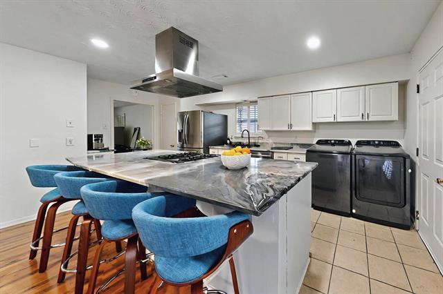 Building Photo - 7305 Lehigh Dr