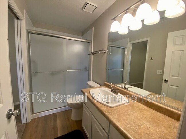 Building Photo - 1075 1400 W St
