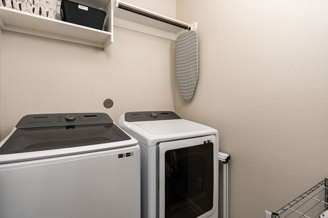 Building Photo - 9810 Falling Fern Ln