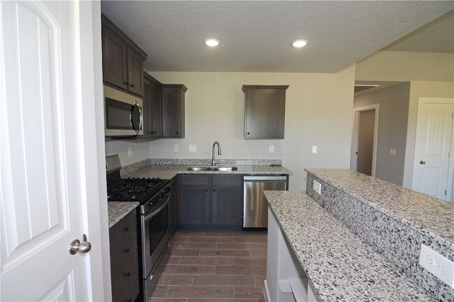 Building Photo - 411 Barbet Dr