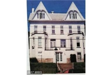 Building Photo - (104) 133-135 Summit Ave