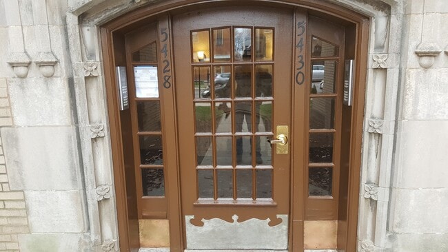 Building Photo - 5428-5430 N Kimball