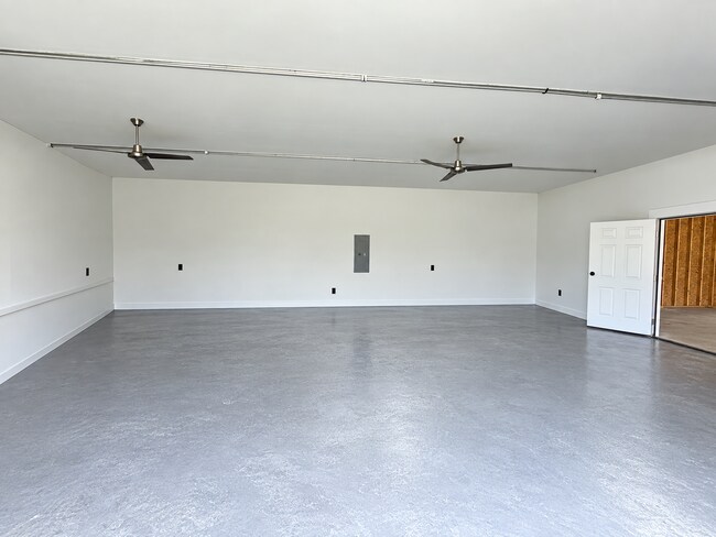 Building Photo - 663 Dallas Cir