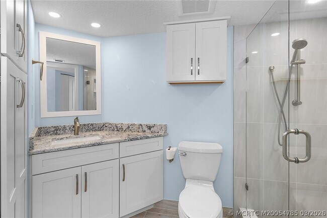 Building Photo - 9550 S Ocean Dr