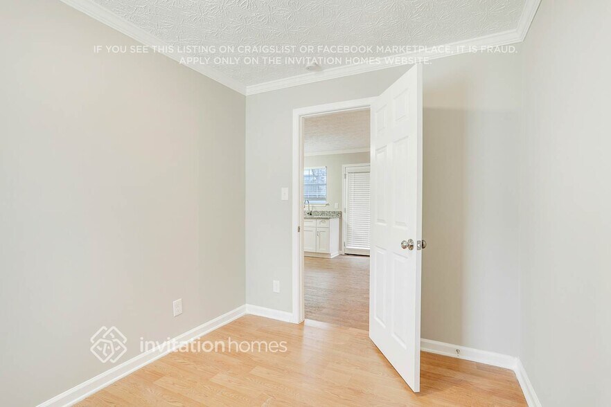 Building Photo - 686 Thomasville Blvd SE