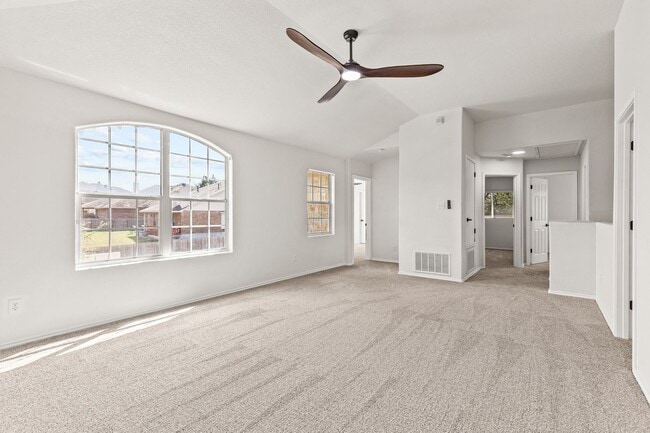 Building Photo - Fabulous 4 Bedroom Home in The Preserve at Indian Springs ~ Hot Tub ~ Great Amenities!