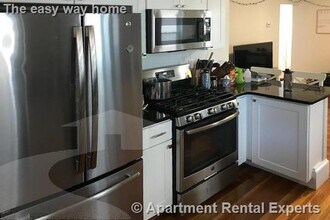 Building Photo - 17 Ashland St