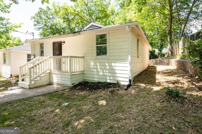 Building Photo - 452 Paines Ave NW