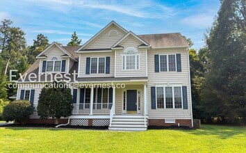 Building Photo - 6 Bed/4 Bath Home with Modern Amenities / Available Now!