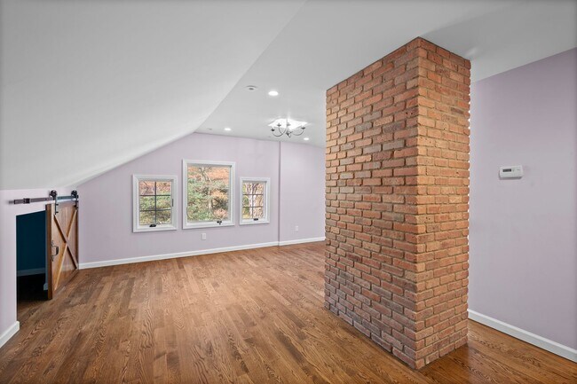 Building Photo - Beautiful 4 Bedroom 3.5 Bathroom Home On Quiet Tree-Lined Street In Millwood.