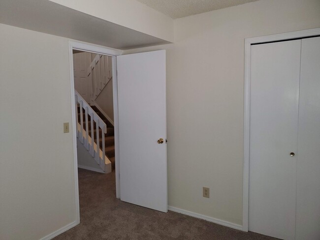 Building Photo - 4075 Dolphin Cir