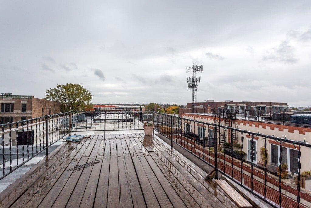 Building Photo - 2427 N Clybourn Ave