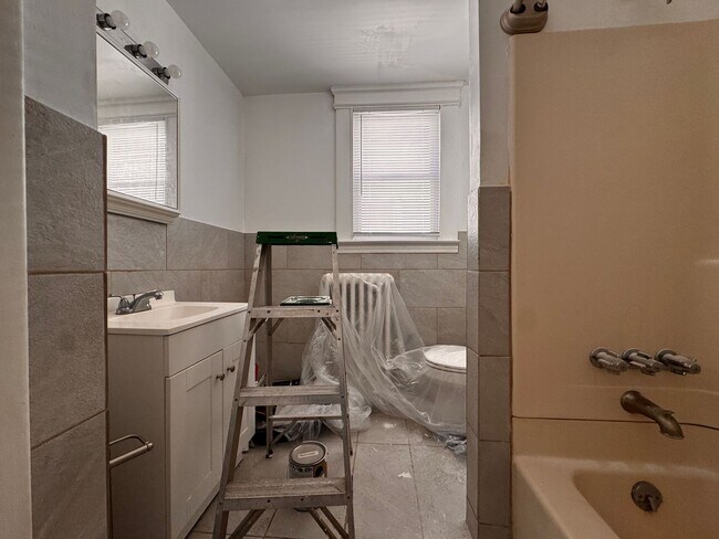 Building Photo - 126 Mansfield St