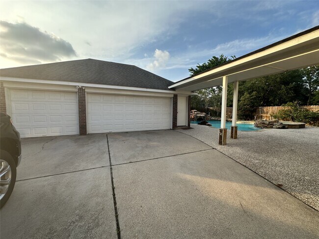 Building Photo - 23806 Allingham Ln