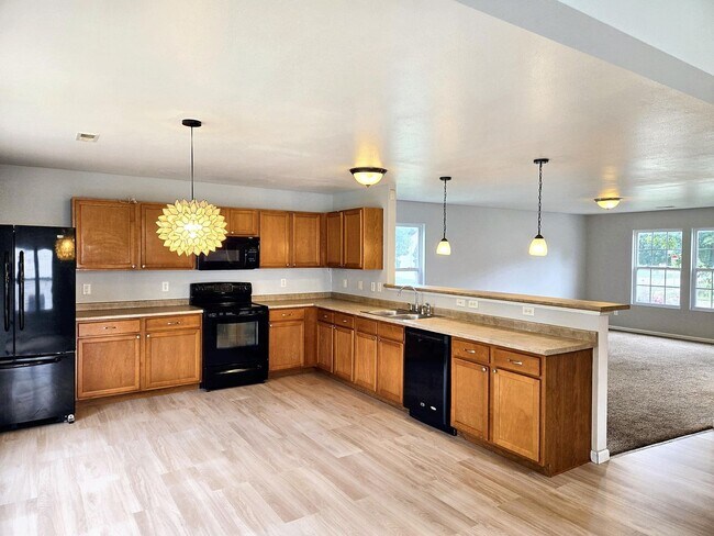 Building Photo - 5358 Woodrush Ave