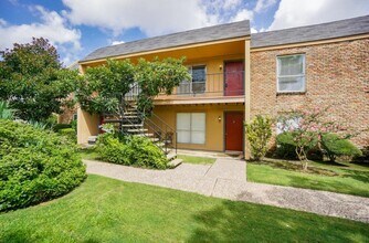 Building Photo - 3303 W Greenridge Dr