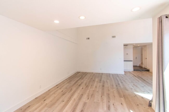 Building Photo - Beautiful Remodeled Home w/Attached 2 Car ...