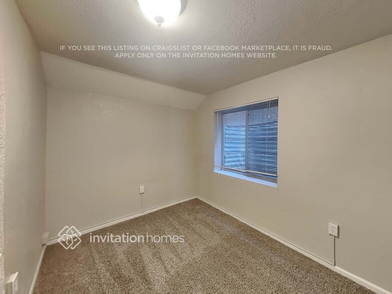 Building Photo - 4881 N Silverlace Dr