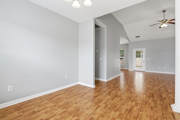 Building Photo - 127 Pine View Crossing