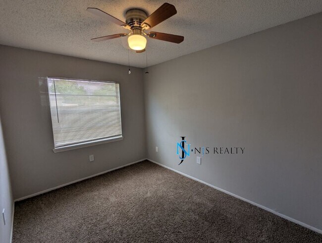 Building Photo - 3153 Lodi Dr