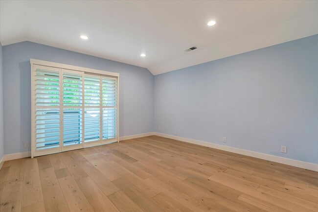 Building Photo - Hamilton Place Townhome