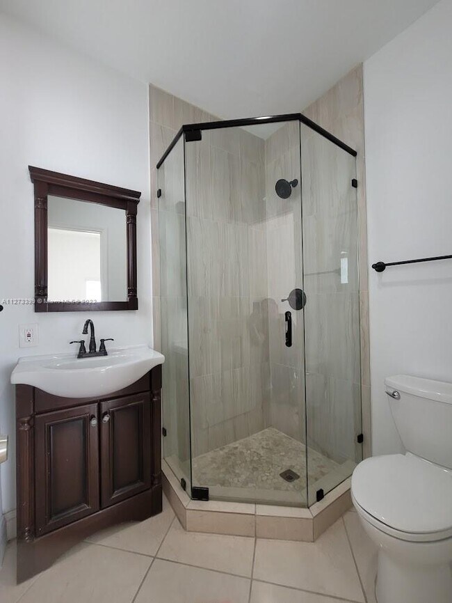 Building Photo - 1150 SW 154th Ave